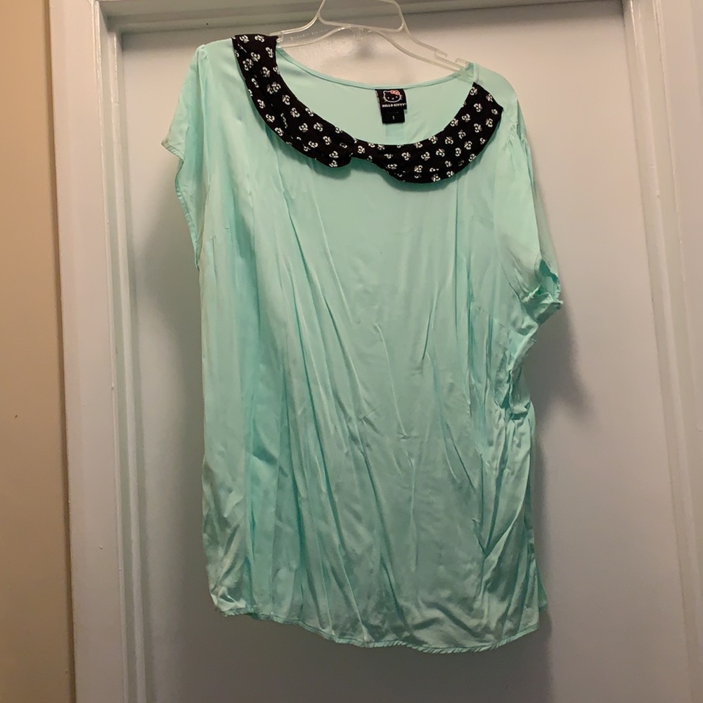 Mint Hello‎ Kitty Collared Top Torrid size 1 - Picture 2 of 7